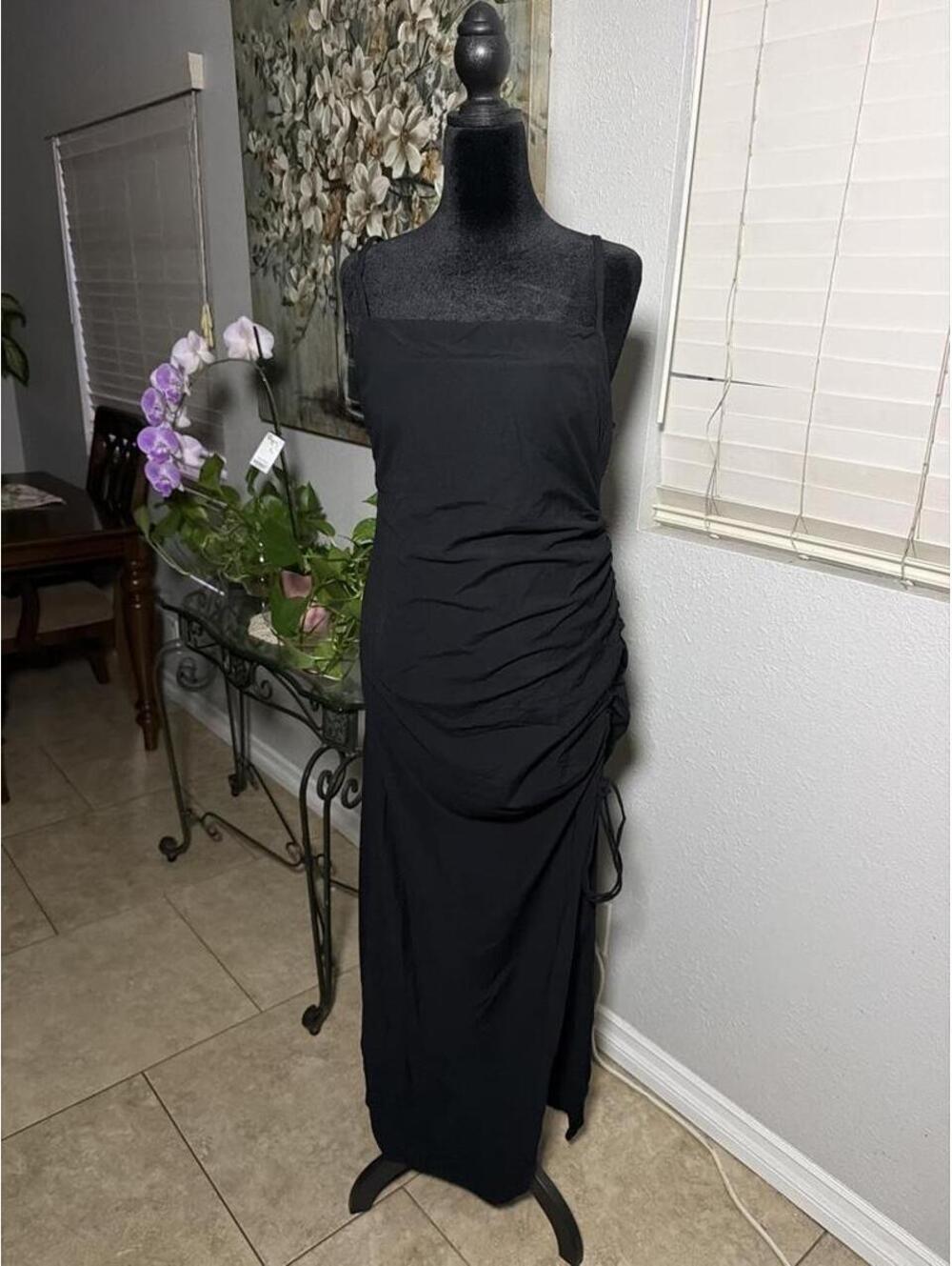 Miss Lola Women's Black Dress